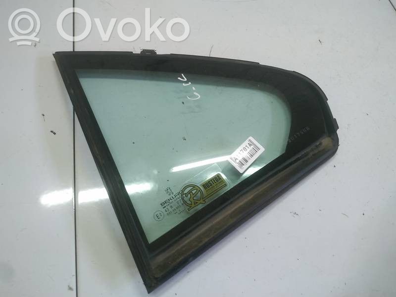 Peugeot 607 Vetro del deflettore posteriore