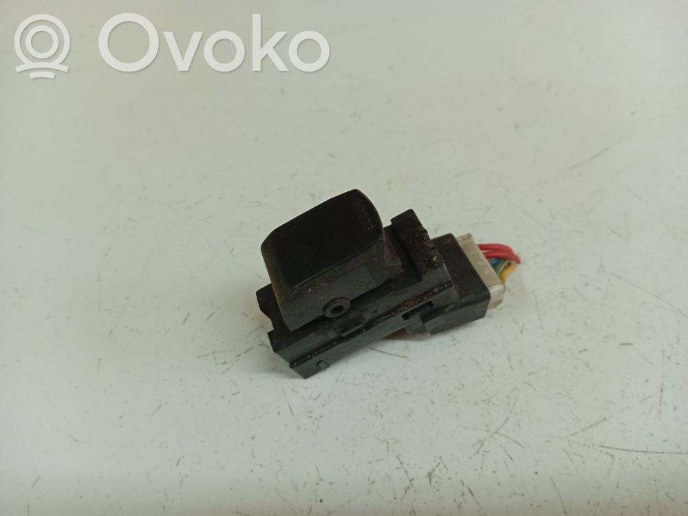 Suzuki Grand Vitara II Electric window control switch 