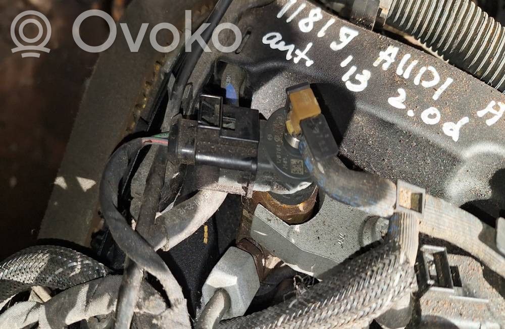 Audi A5 8T 8F Injektor Einspritzdüse 