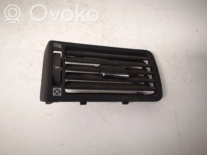 Toyota Corolla E120 E130 Grille d'aération centrale