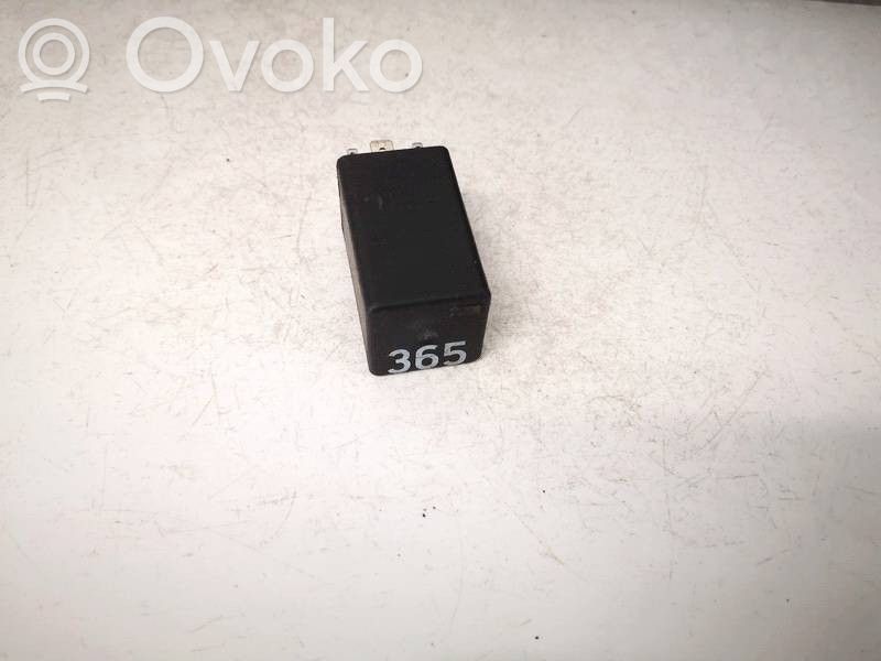 Audi A4 S4 B5 8D Muu rele 