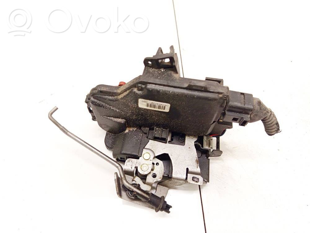 Audi A4 S4 B6 8E 8H Zamek drzwi tylnych 