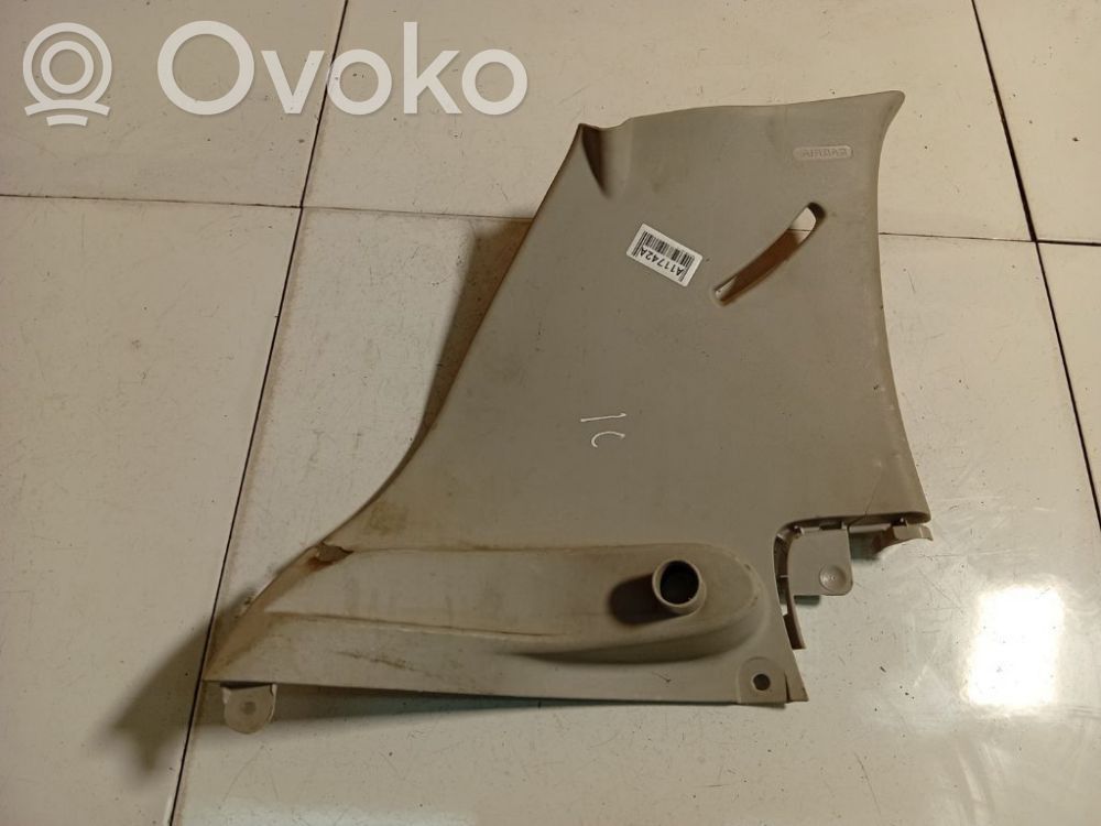 Toyota Aygo AB10 Moldura del pillar (D) (Inferior)