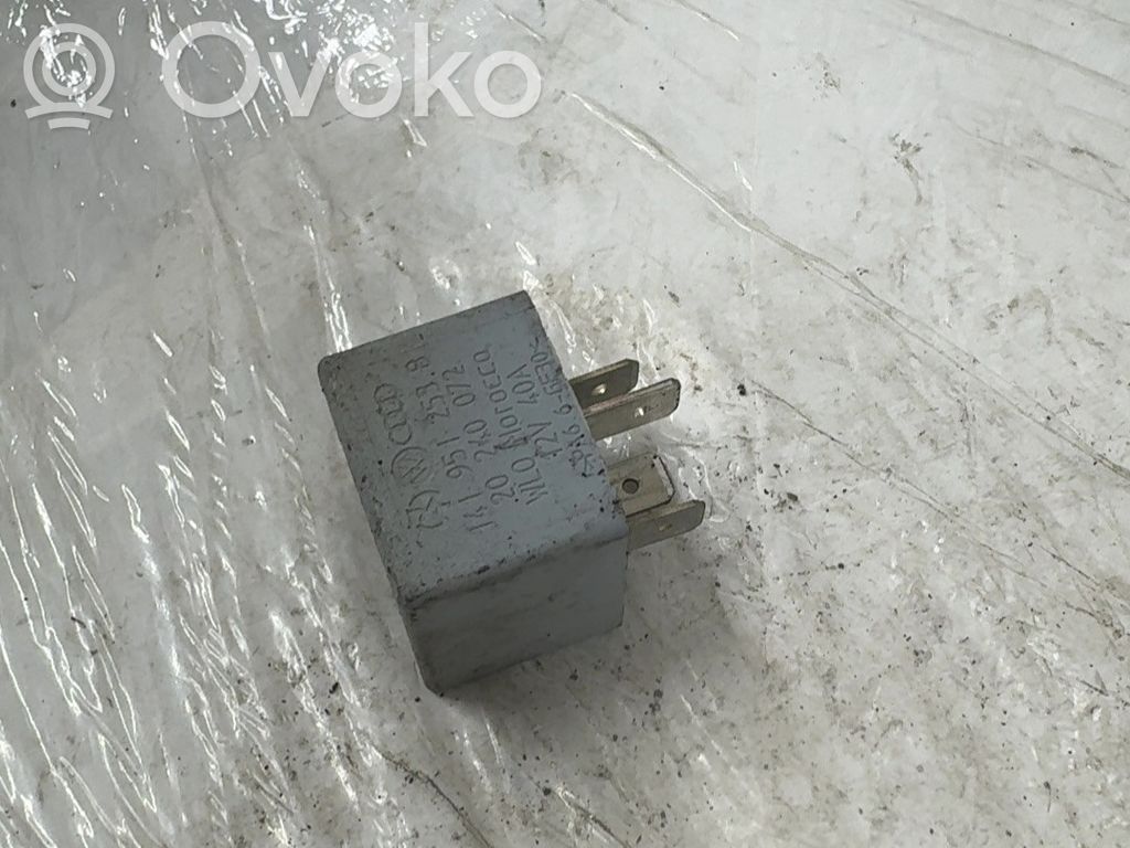 Audi A4 S4 B5 8D Otros relés