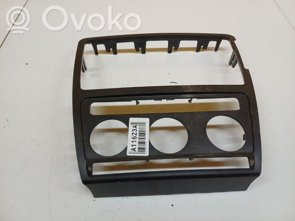 Skoda Octavia Mk2 (1Z) Cornice cruscotto 