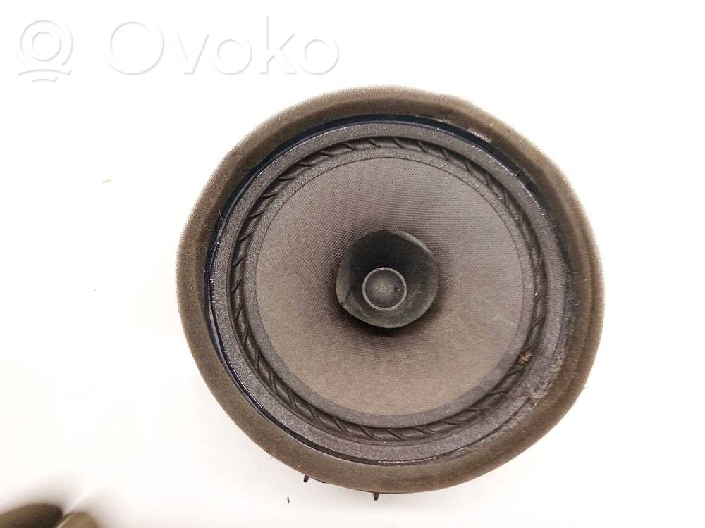 Mitsubishi L200 Etuoven kaiutin