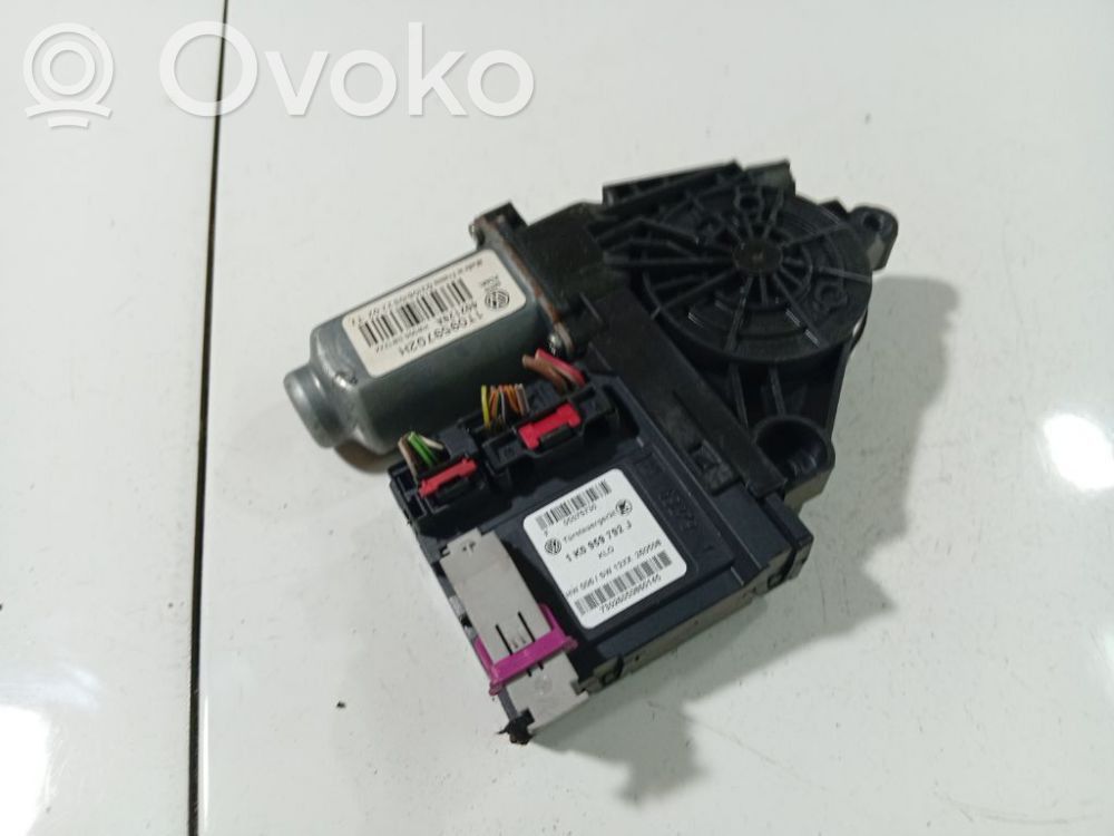 Skoda Octavia Mk2 (1Z) Silnik regulatora szyby drzwi przednich