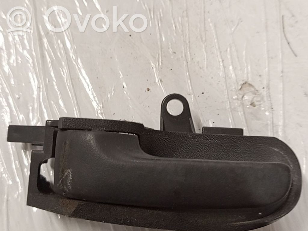 Toyota Yaris Poignée inférieure de porte avant