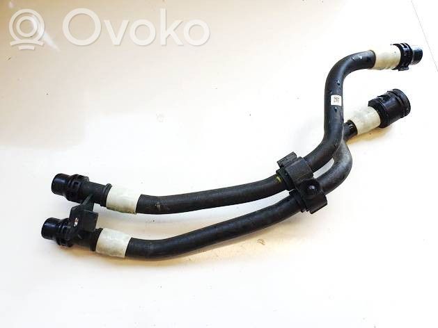 BMW i4 Tubo flessibile del liquido di raffreddamento del motore 
