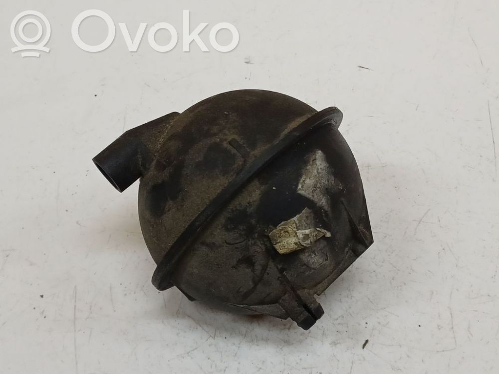 Volkswagen Golf V Serbatoio del vuoto 