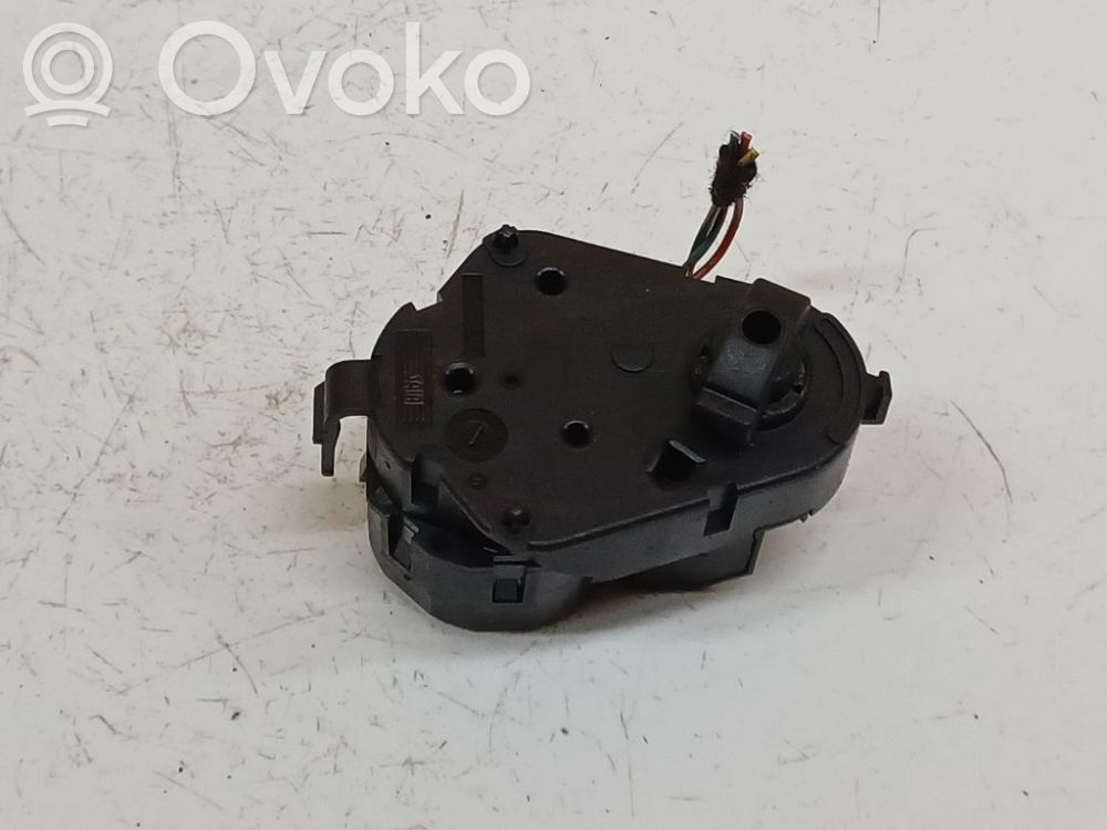 BMW 7 E65 E66 Tuloilmaventtiilin käyttömoottori 