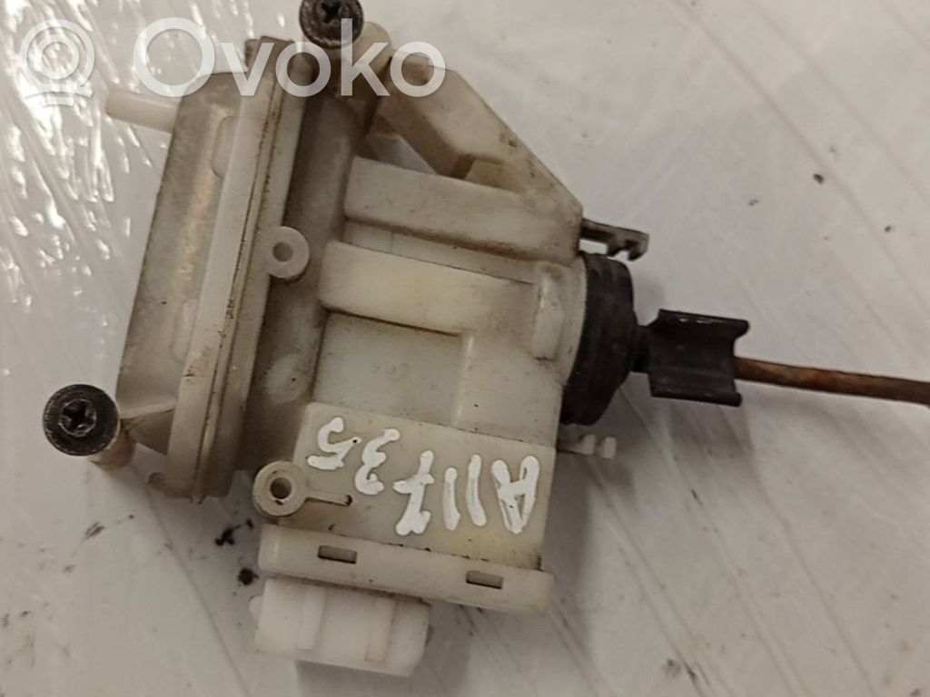 Volkswagen PASSAT B3 Pompe à vide verrouillage central