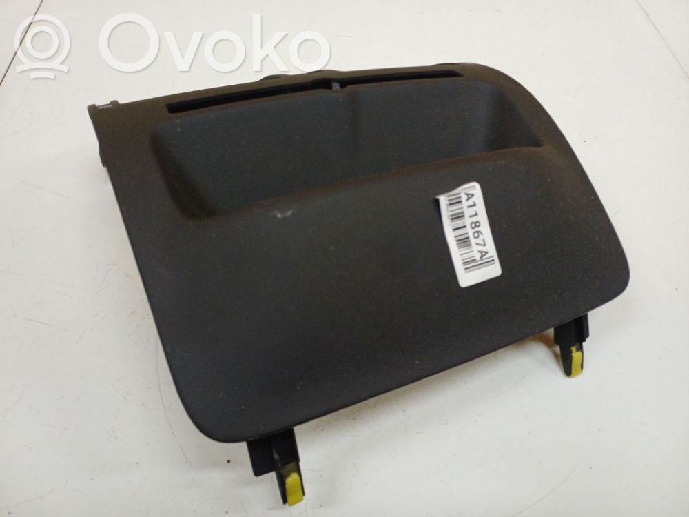 Toyota Avensis T250 Dysze / Kratki środkowego nawiewu deski rozdzielczej