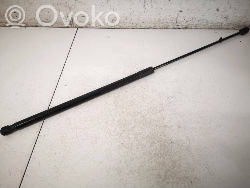 Volkswagen PASSAT B7 Siłownik maski przedniej 
