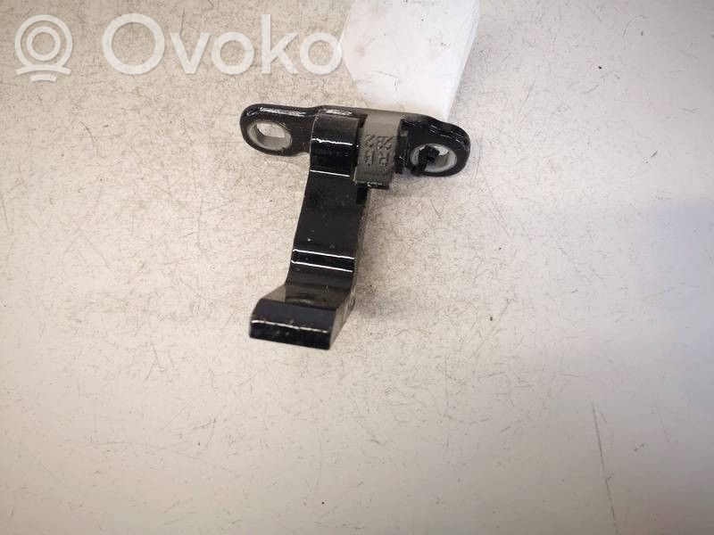 Volvo XC90 Bisagra inferior de la puerta trasera 