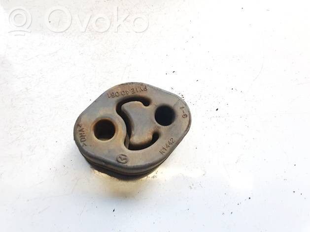 Mazda 3 Soporte de apoyo/base del silenciador 