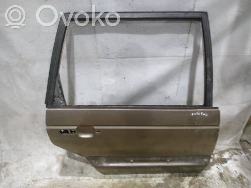 Volkswagen PASSAT B3 Drzwi tylne 