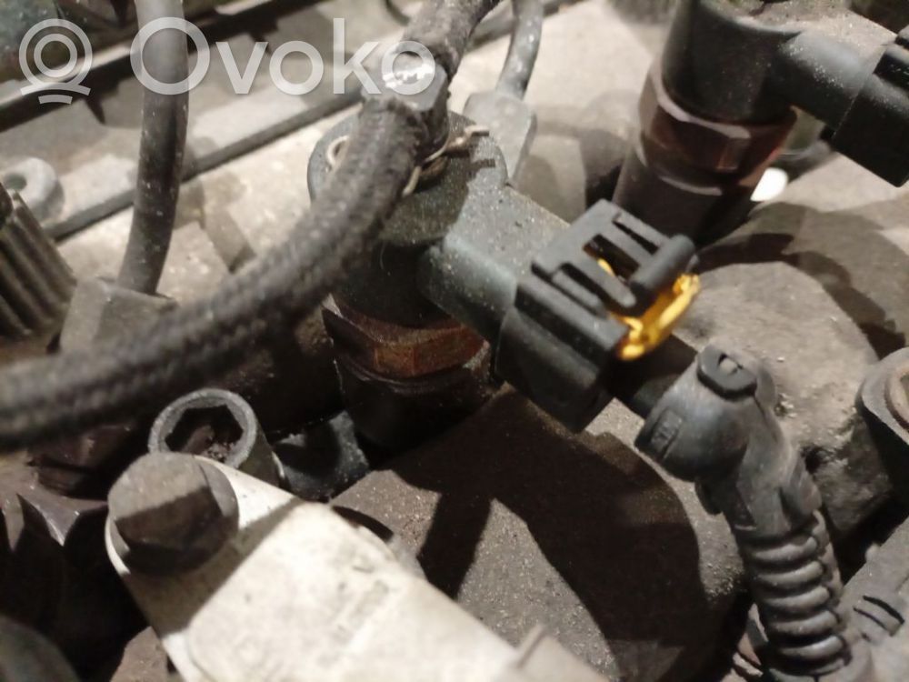 Opel Astra H Inyector de combustible 