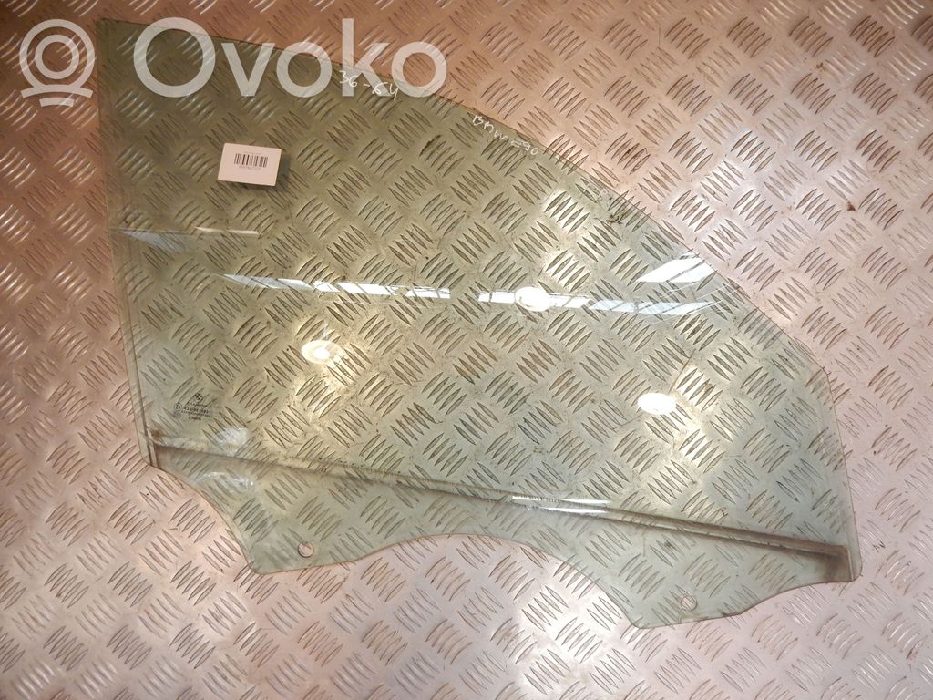 BMW 3 E90 E91 Front door vent window glass four-door 