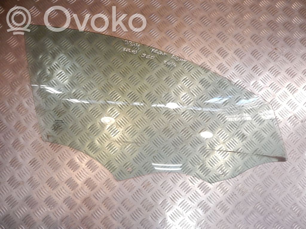 Volvo S60 Основное стекло передних дверей (четырехдверного автомобиля) 