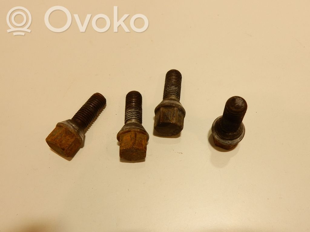 Mutterit/pultit   36136781150,6781150,50135,36136781150