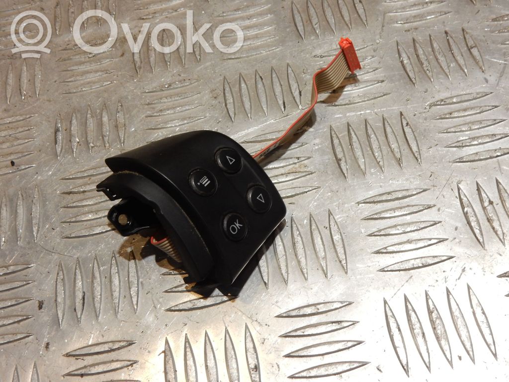 Volkswagen PASSAT B6 Przełącznik / Przycisk kierownicy 