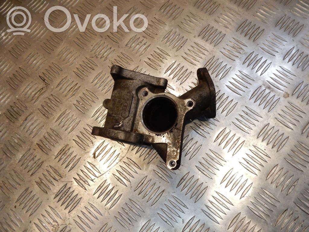 Volkswagen PASSAT B6 Uchwyt / Mocowanie chłodnicy spalin EGR 