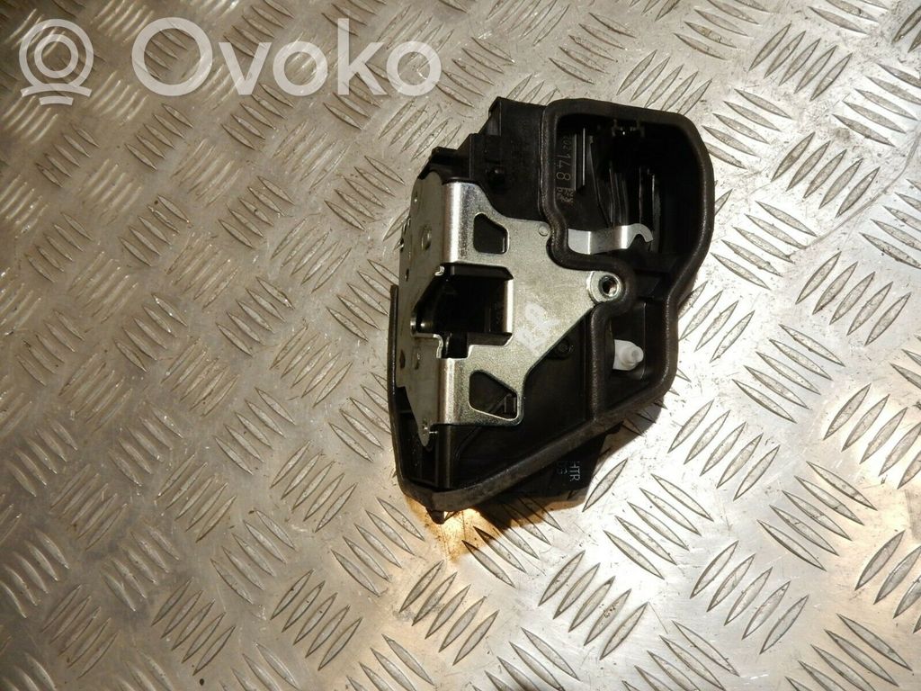 BMW 5 F10 F11 Galinių durų spyna 