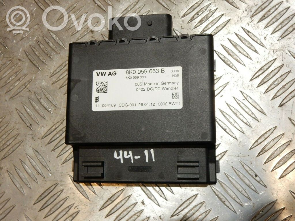 Audi A5 8T 8F Falownik / Przetwornica napięcia 