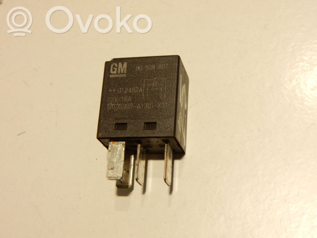 Saab 9-5 Cita veida releji 