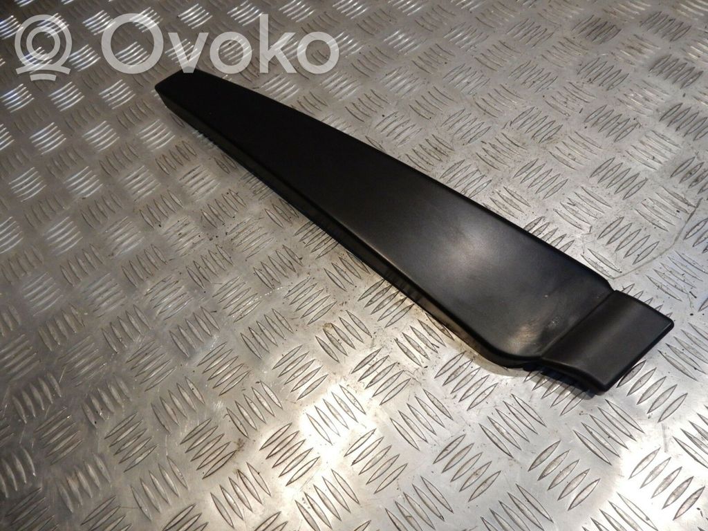 Audi A4 S4 B7 8E 8H Listwa / Uszczelka szyby drzwi 