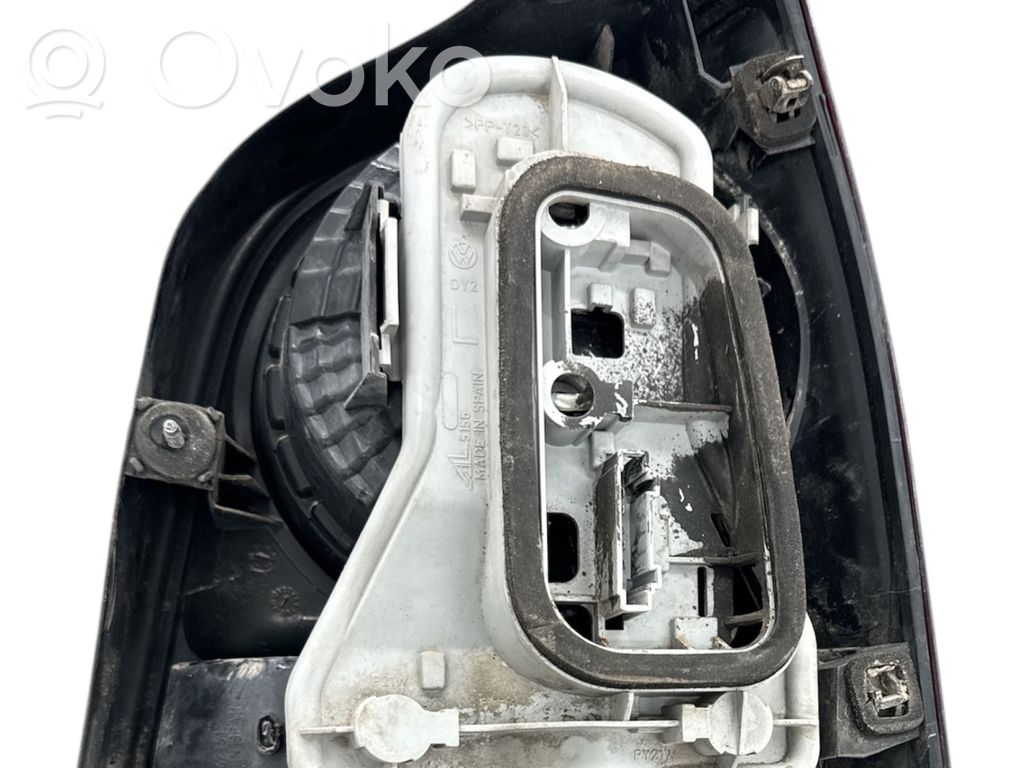 Volkswagen Polo IV 9N3 Lampa tylna 