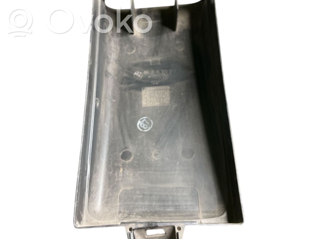 BMW 7 E65 E66 Salono oro mazgo plastikinis korpusas 