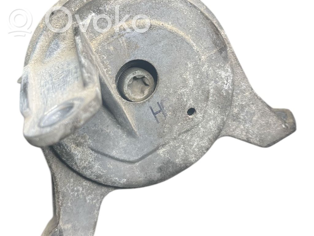 Opel Astra H Engine mount bracket 