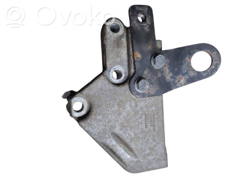 Volvo V70 Engine mounting bracket 
