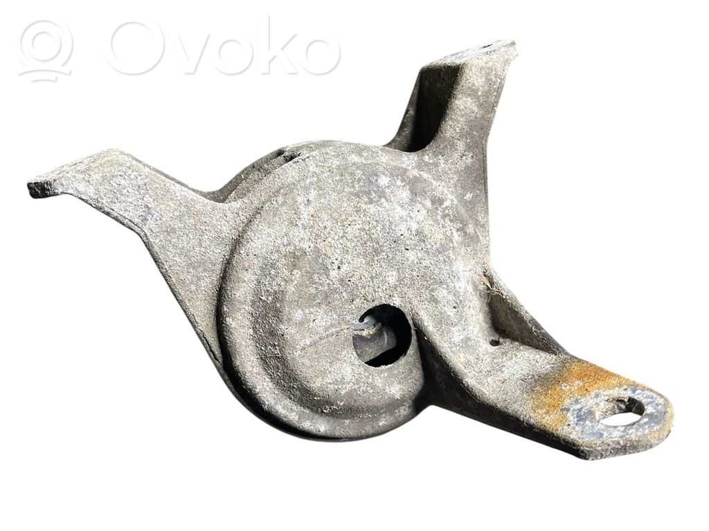 Opel Zafira A Engine mount bracket 