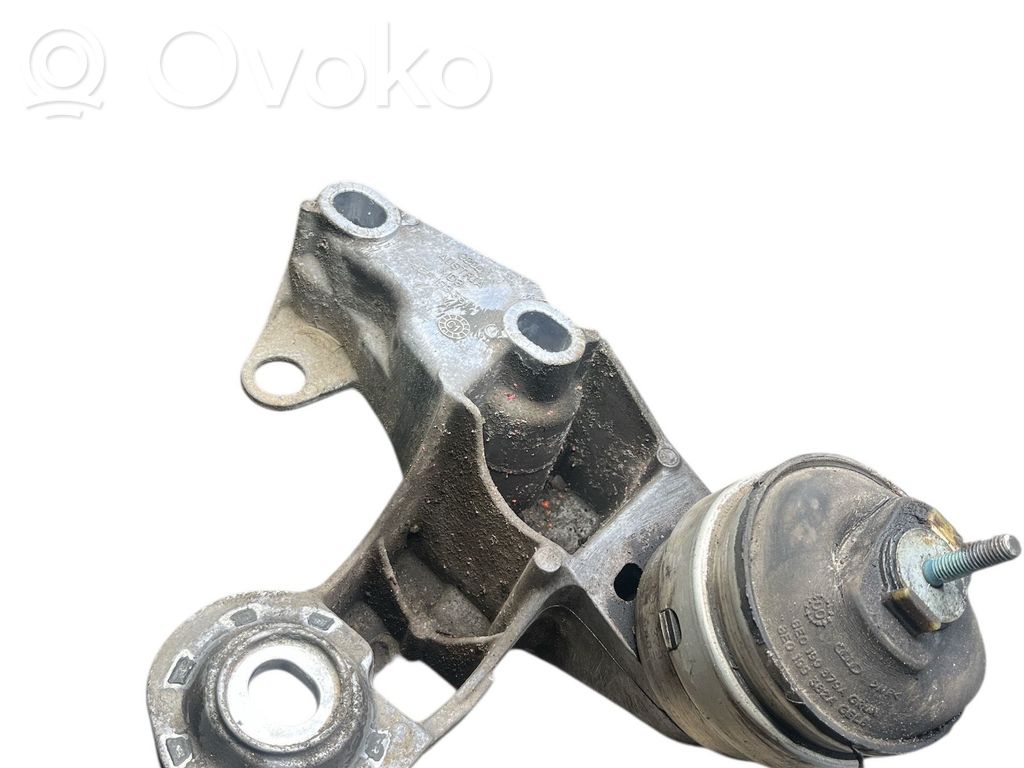 Audi A4 S4 B6 8E 8H Łapa / Mocowanie silnika 