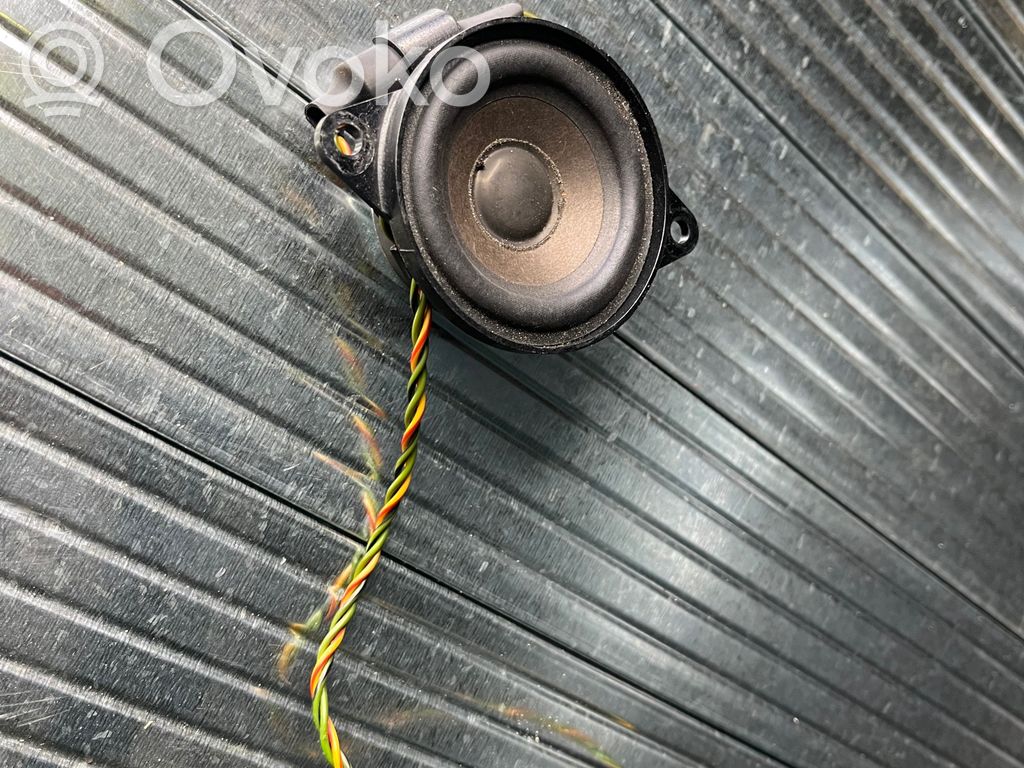 Altavoz del panel   8379375