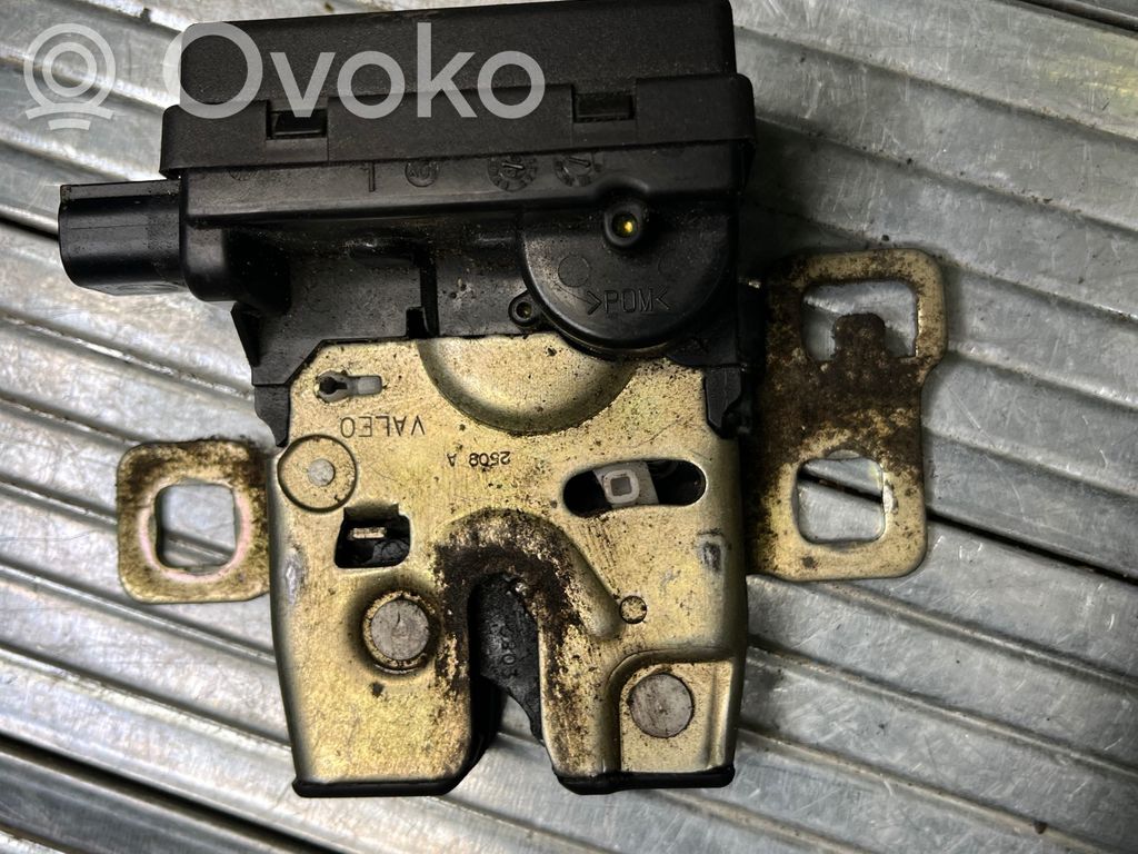 Mini One - Cooper R50 - 53 Tailgate/trunk/boot lock/catch/latch 