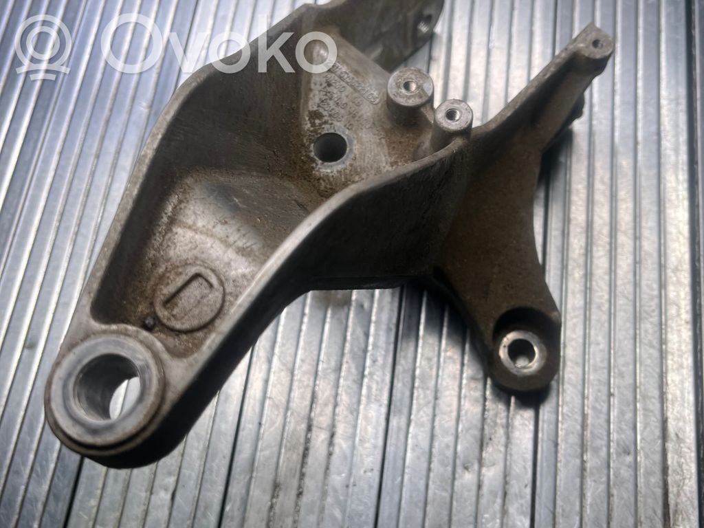 Mini One - Cooper R50 - 53 Gearbox mounting bracket 