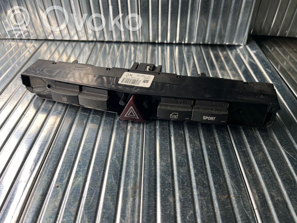 Opel Astra H Hazard light switch 