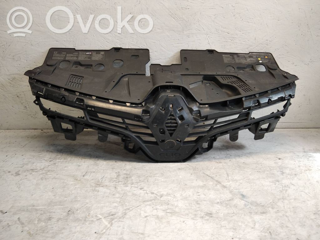 Renault Clio IV Maskownica / Grill / Atrapa górna chłodnicy 