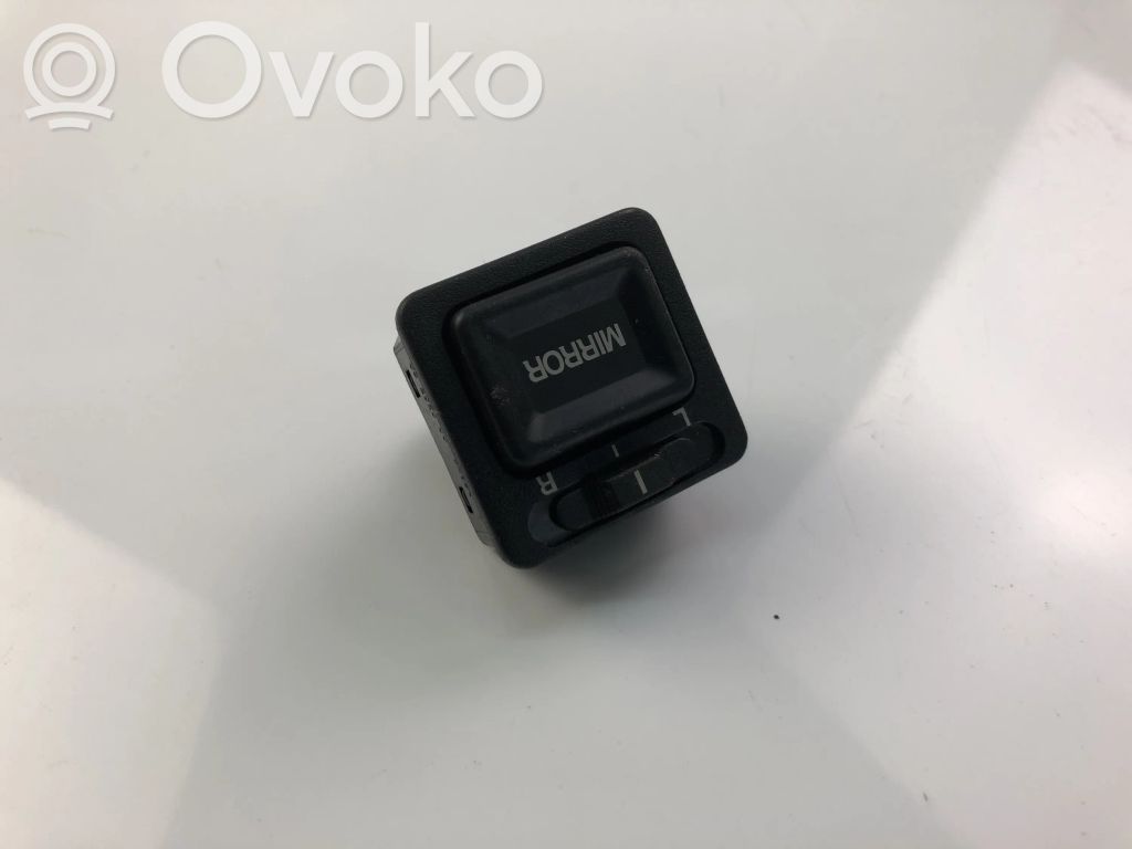 Wing mirror switch   96016