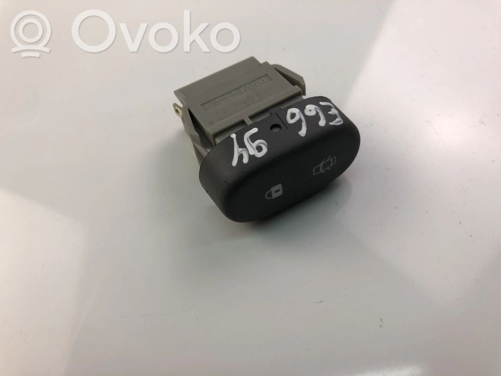 Renault Clio II Central locking switch button 