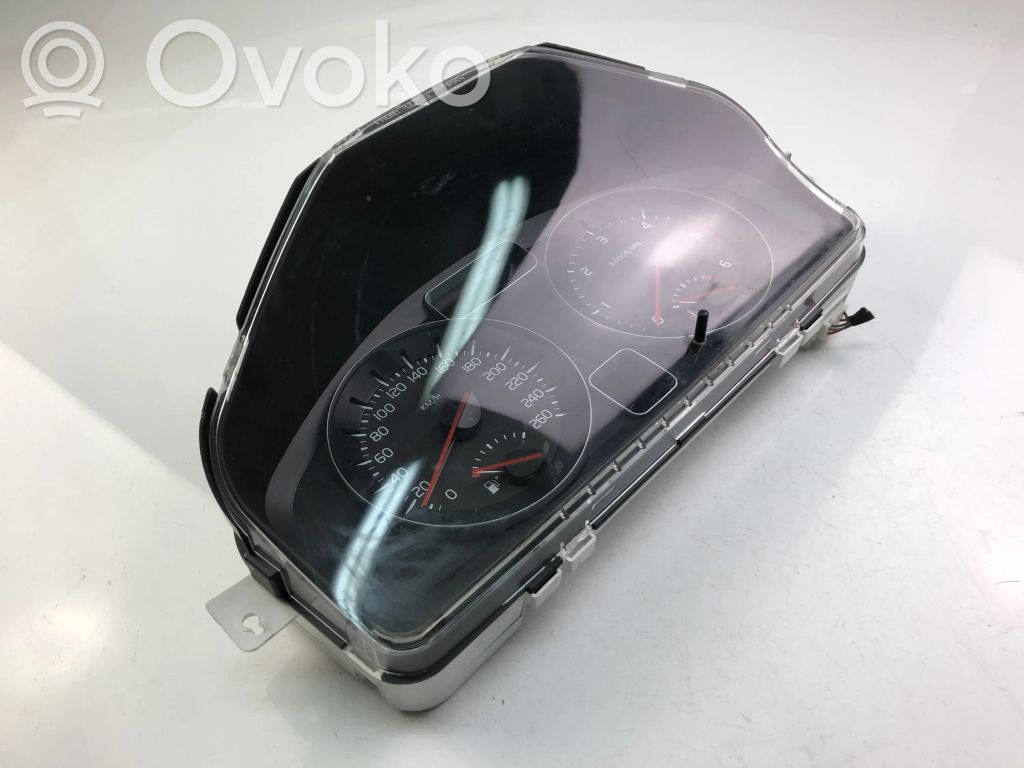 Volvo XC70 Speedometer (instrument cluster) 