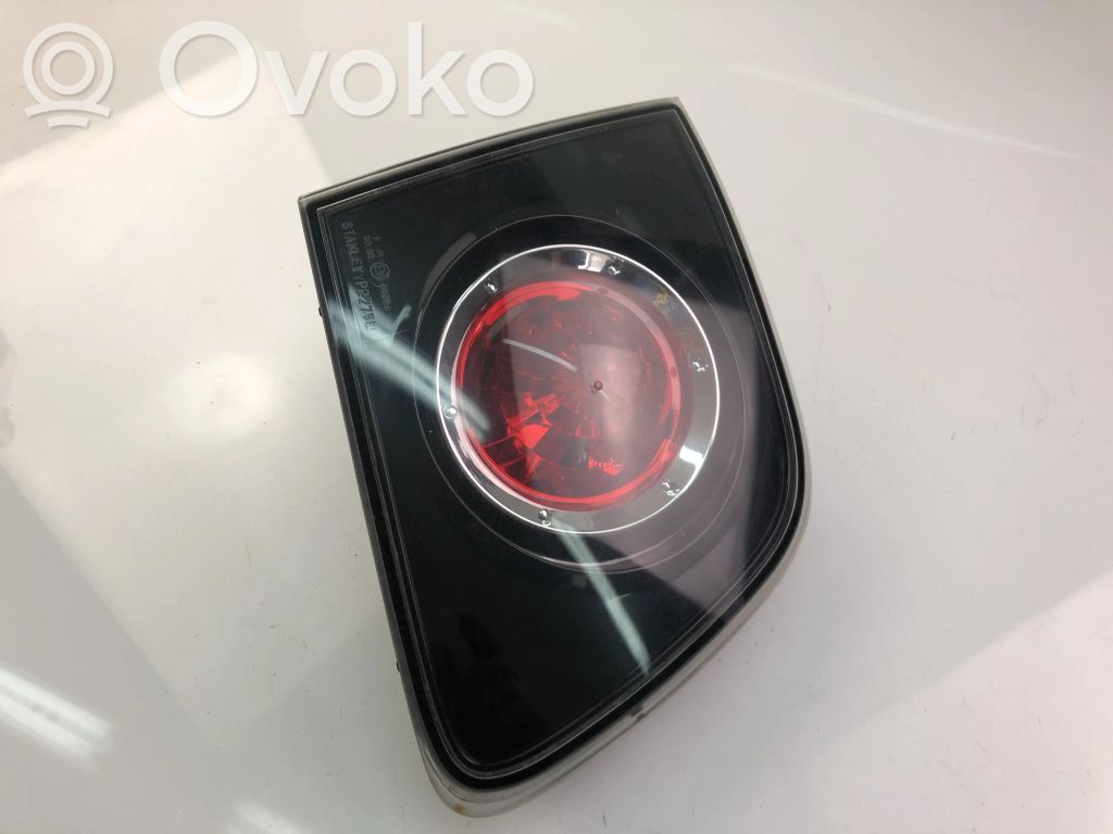 Mazda 3 I Takaluukun takavalot 
