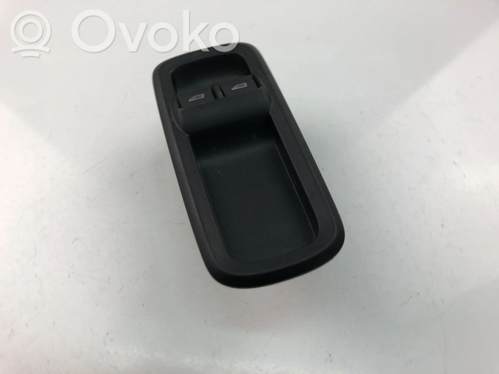 Electric window control switch   G1B514A132CA