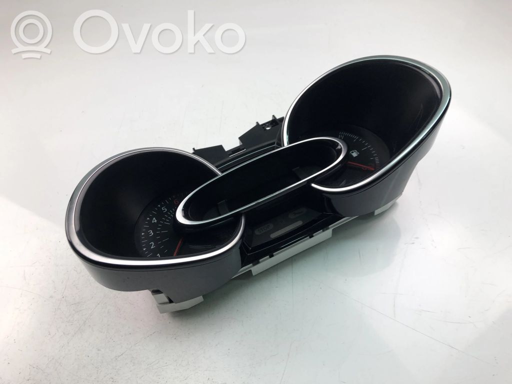 Renault Clio IV Speedometer (instrument cluster) 