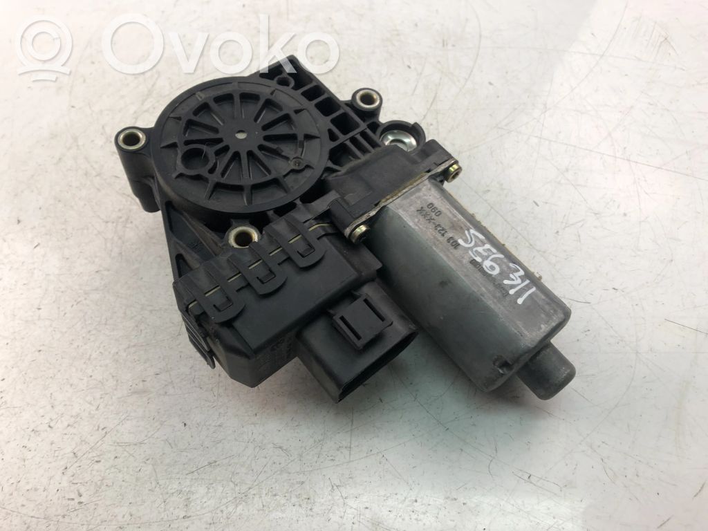 Audi A4 S4 B5 8D Asa reguladora de la puerta delantera 