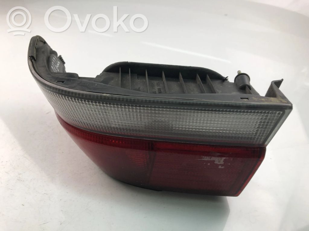 Subaru Legacy Takaluukun takavalot 